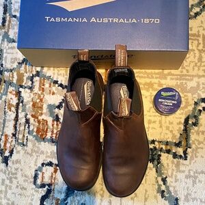 Blundstone Women's Classic Chelsea Boots in Antique Brown - Size 9 with Box